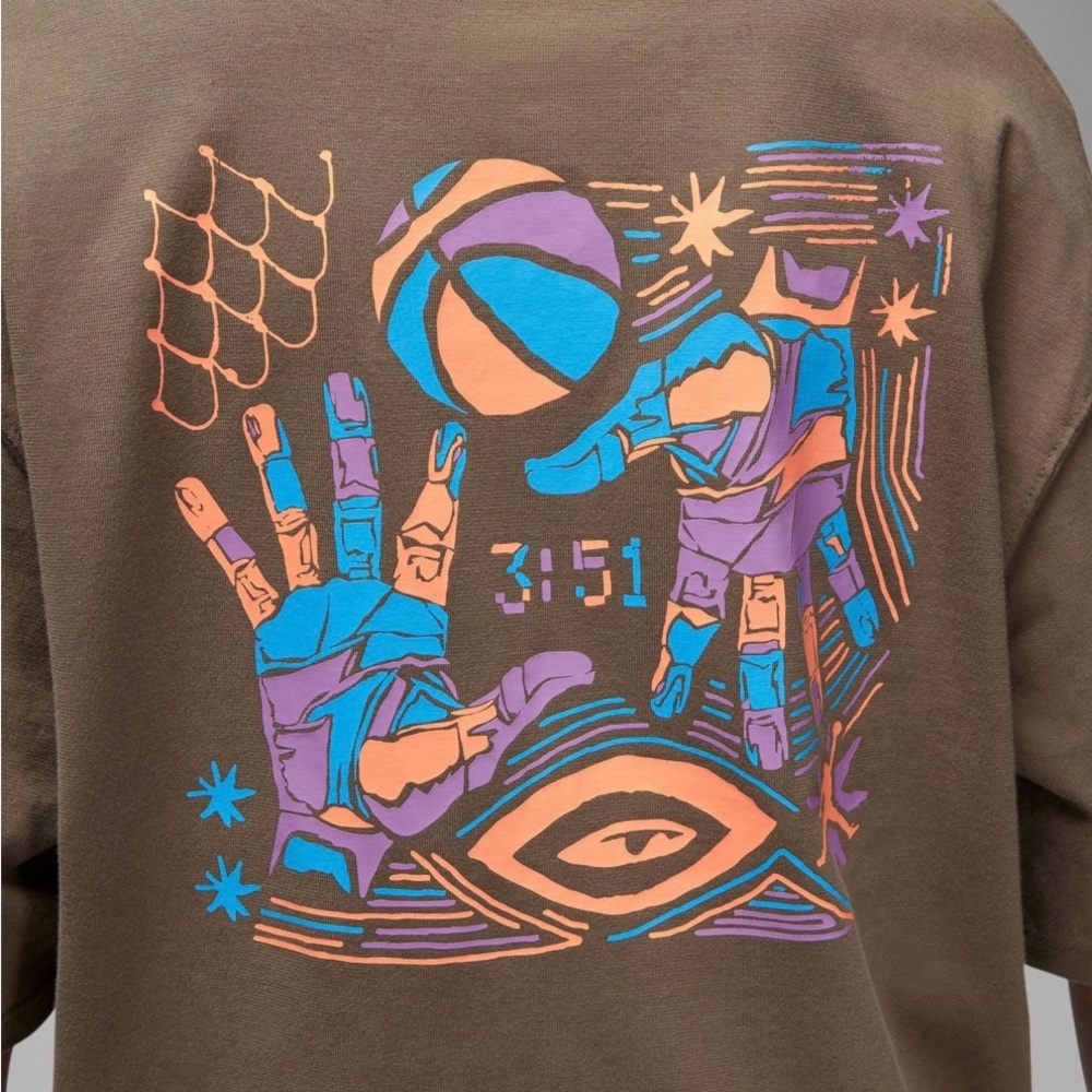 Jordan Women’s Oversized Graphic Tee - Picture 5 of 5